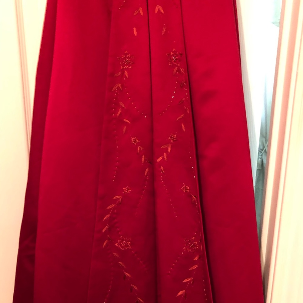 Beautiful Red Prom Dress - Picture 4 of 4
